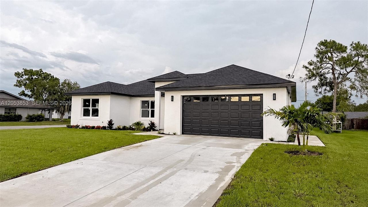 En Venta: $339,900 (3 camas, 3 baños, 1505 Pies cuadrados)