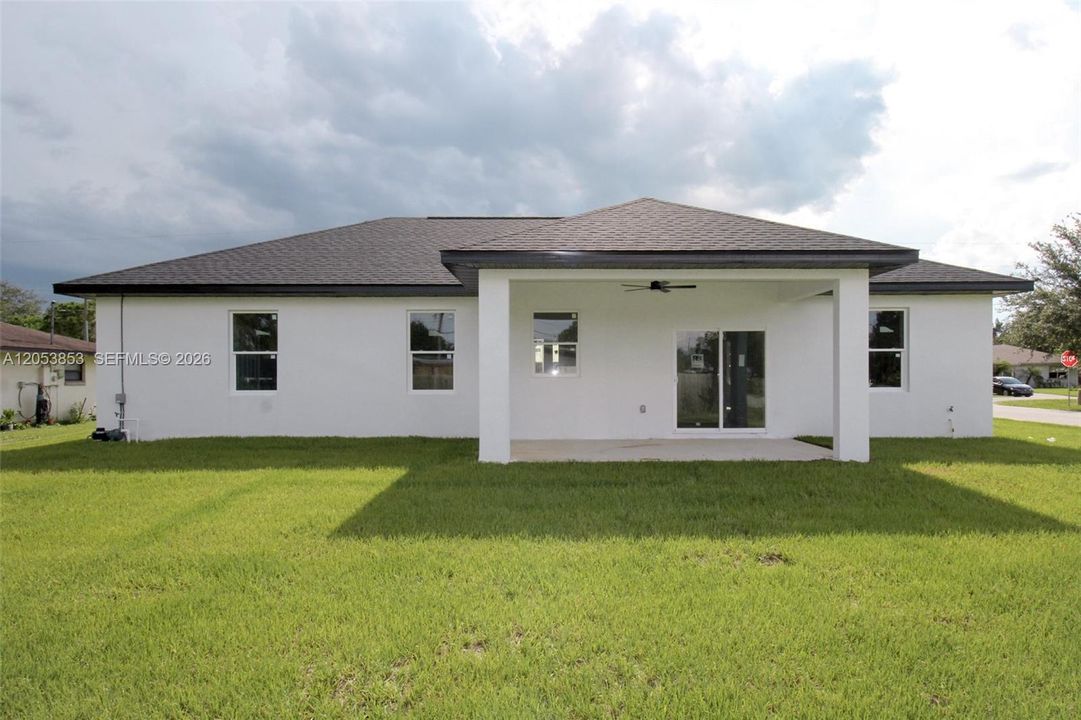 En Venta: $339,900 (3 camas, 3 baños, 1505 Pies cuadrados)
