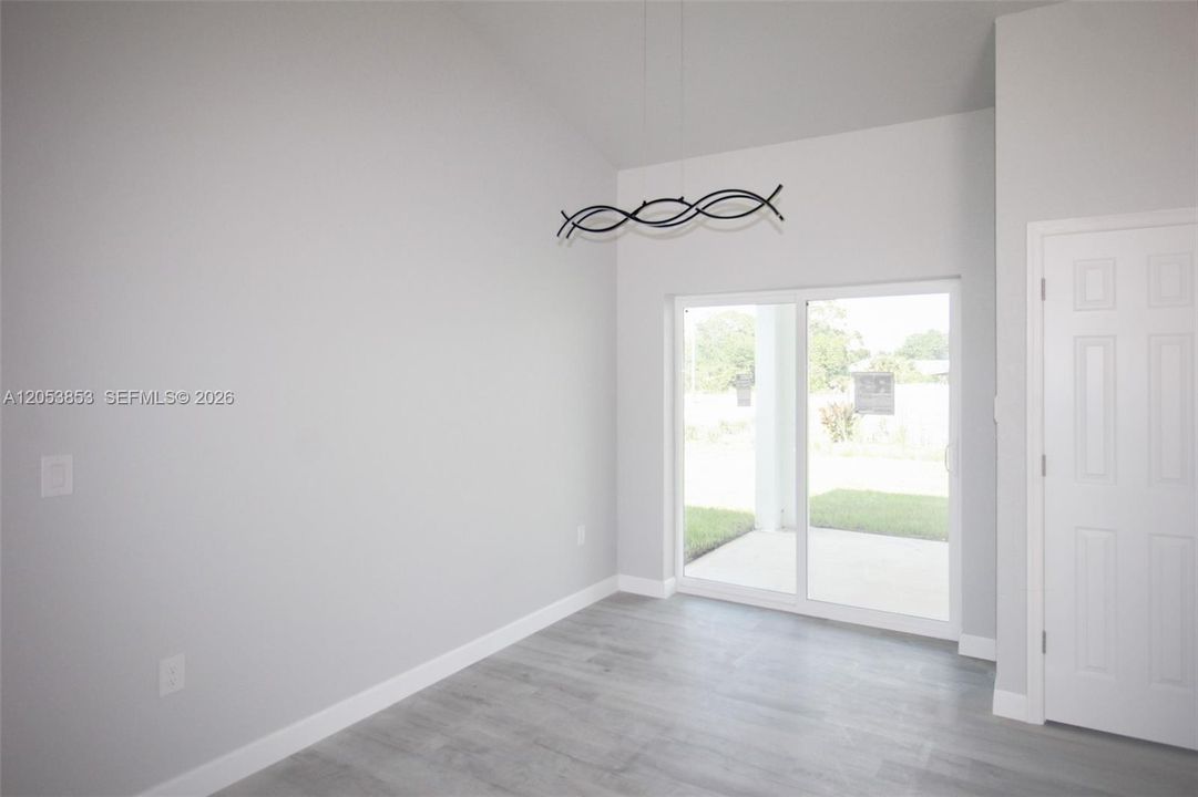 En Venta: $339,900 (3 camas, 3 baños, 1505 Pies cuadrados)