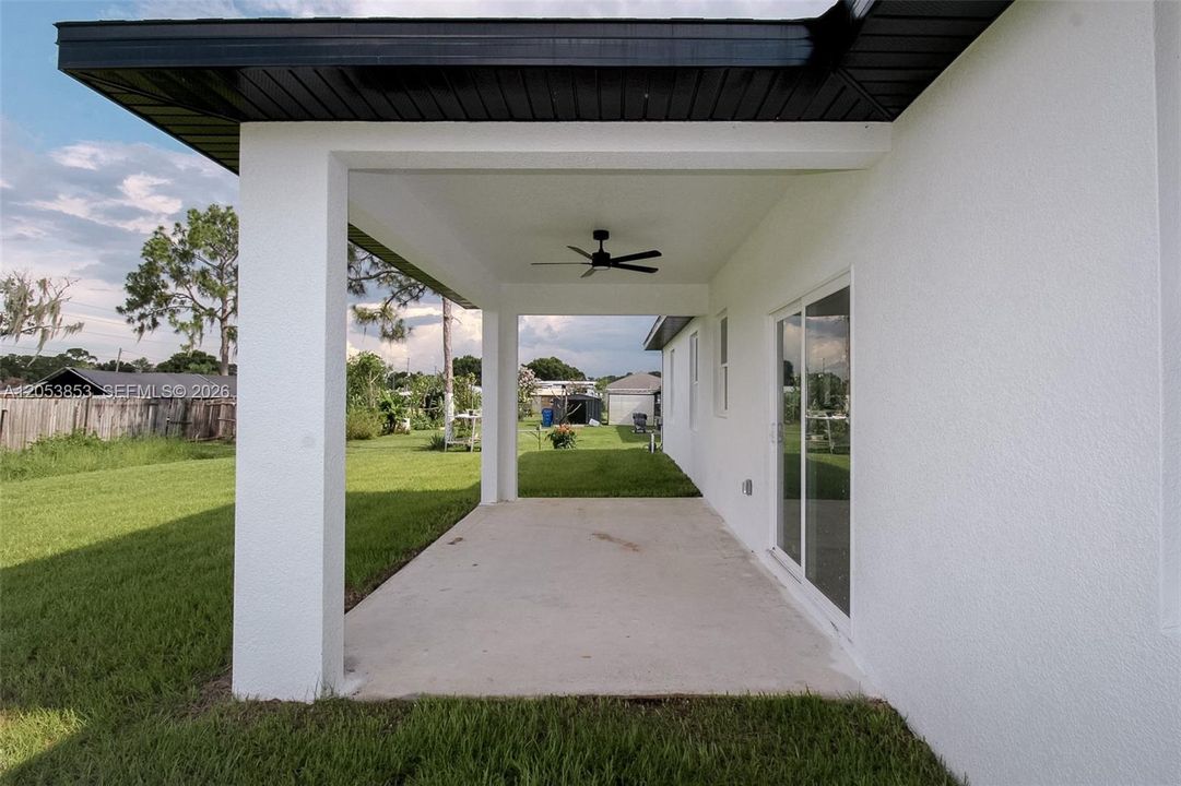 En Venta: $339,900 (3 camas, 3 baños, 1505 Pies cuadrados)