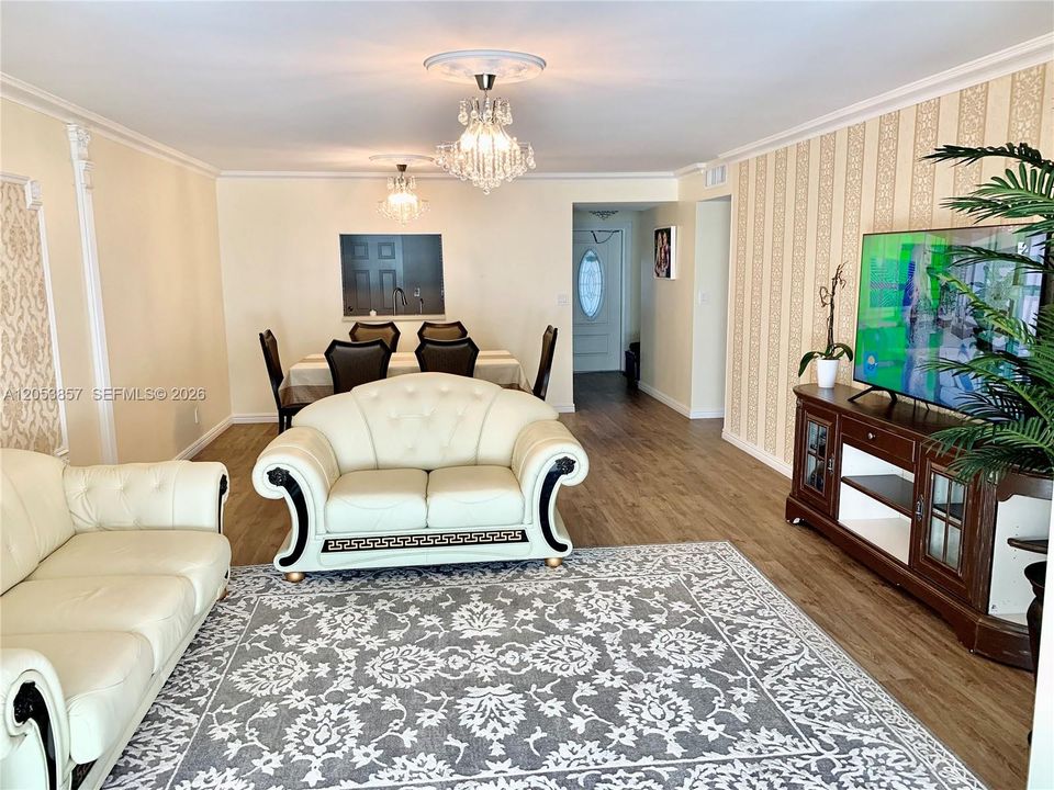 На продажу: $295,000 (2 спален, 2 ванн, 1092 Квадратных фут)