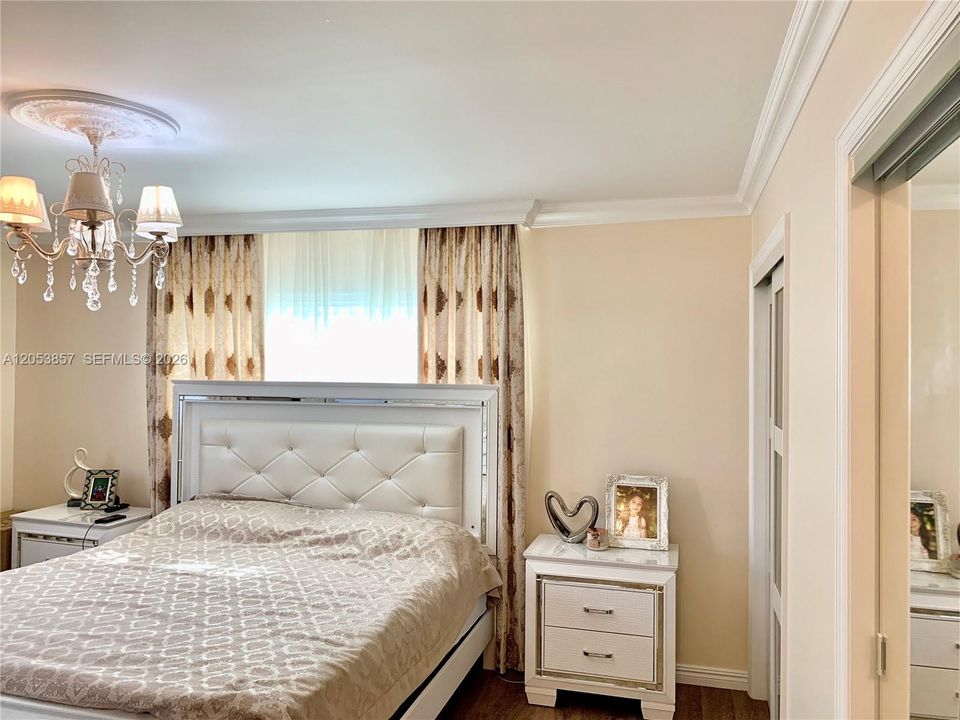 На продажу: $295,000 (2 спален, 2 ванн, 1092 Квадратных фут)