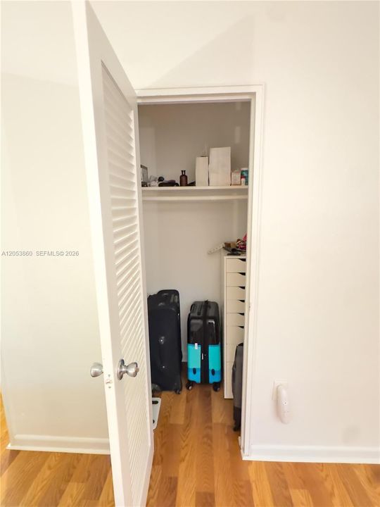 В аренду: $3,300 (1 спален, 1 ванн, 1019 Квадратных фут)