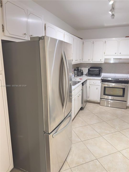 В аренду: $3,300 (1 спален, 1 ванн, 1019 Квадратных фут)
