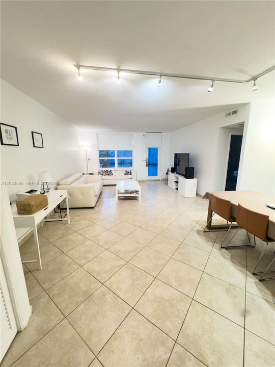 В аренду: $3,300 (1 спален, 1 ванн, 1019 Квадратных фут)
