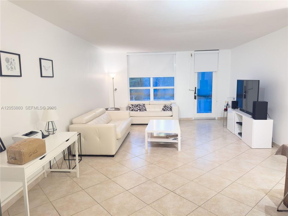 В аренду: $3,300 (1 спален, 1 ванн, 1019 Квадратных фут)