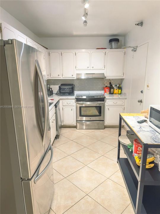 В аренду: $3,300 (1 спален, 1 ванн, 1019 Квадратных фут)
