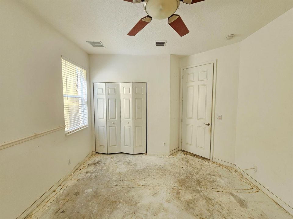 Bedroom 2 (2)