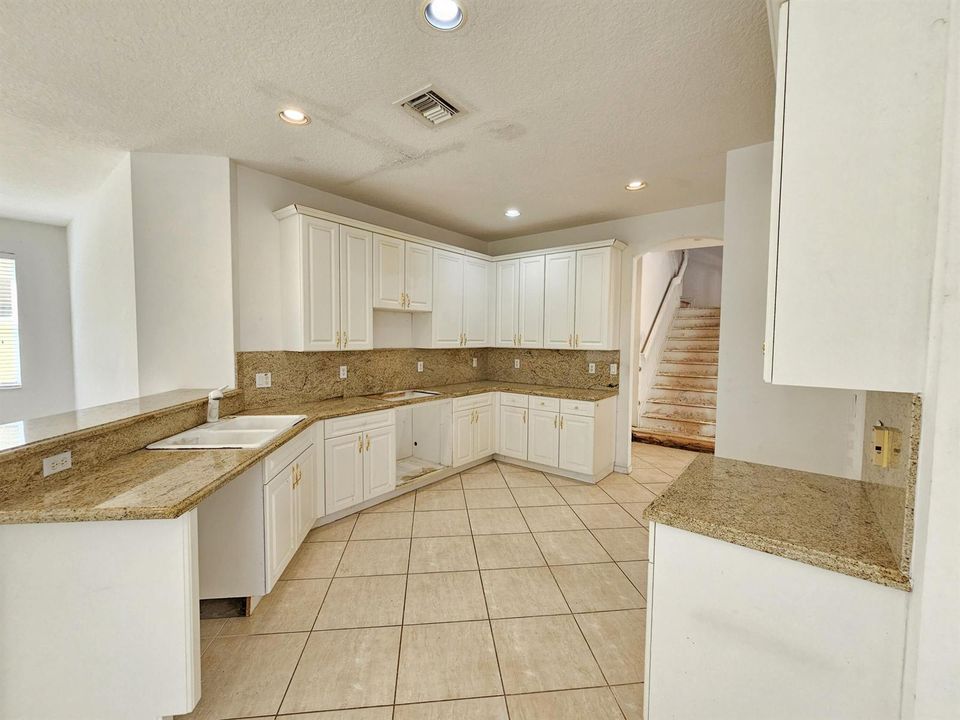 Kitchen (3)