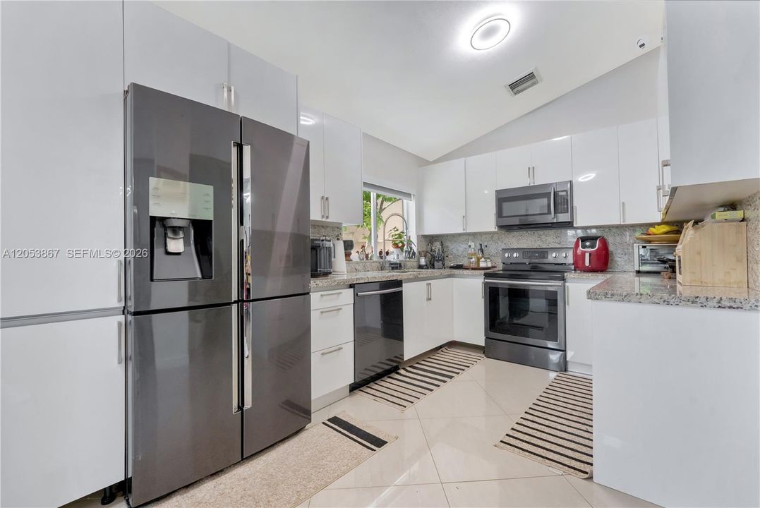 На продажу: $614,999 (3 спален, 2 ванн, 1692 Квадратных фут)