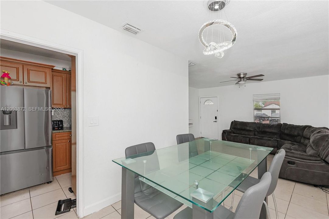En Venta: $480,000 (2 camas, 1 baños, 775 Pies cuadrados)