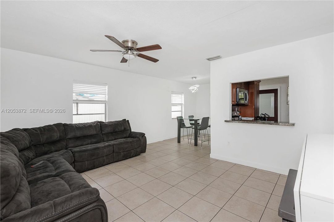 En Venta: $480,000 (2 camas, 1 baños, 775 Pies cuadrados)