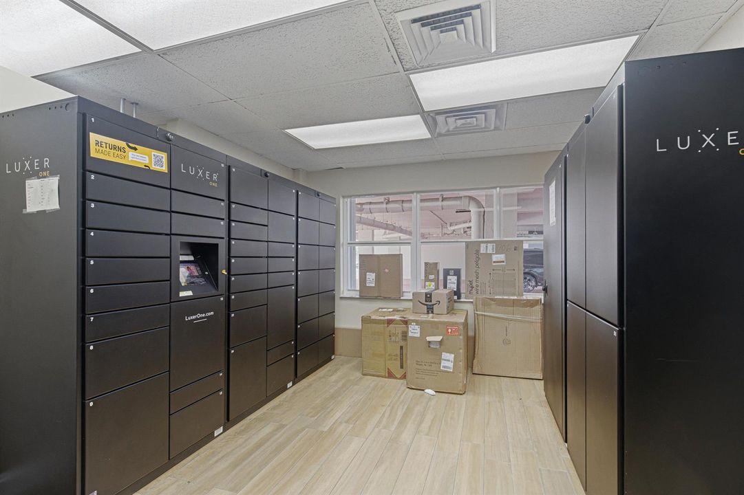 Amenities - Package Delivery