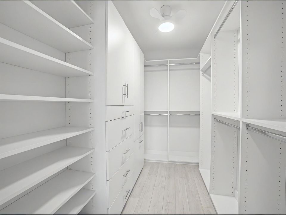 Bedroom1-Closet
