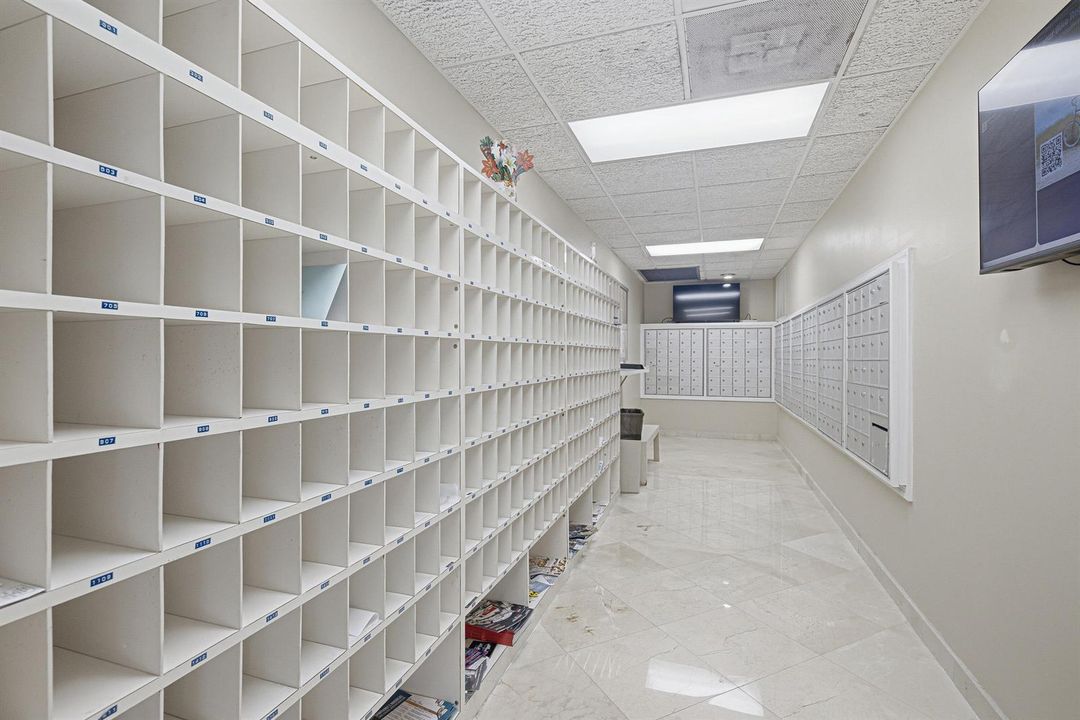 Lobby-Mailroom
