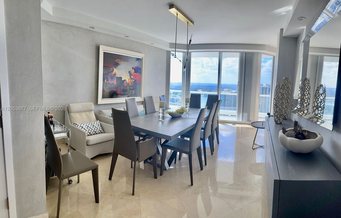 En Renta: $12,900 (2 camas, 2 baños, 2730 Pies cuadrados)