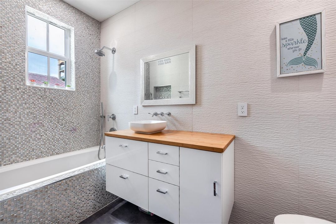 636 Fern Street-28