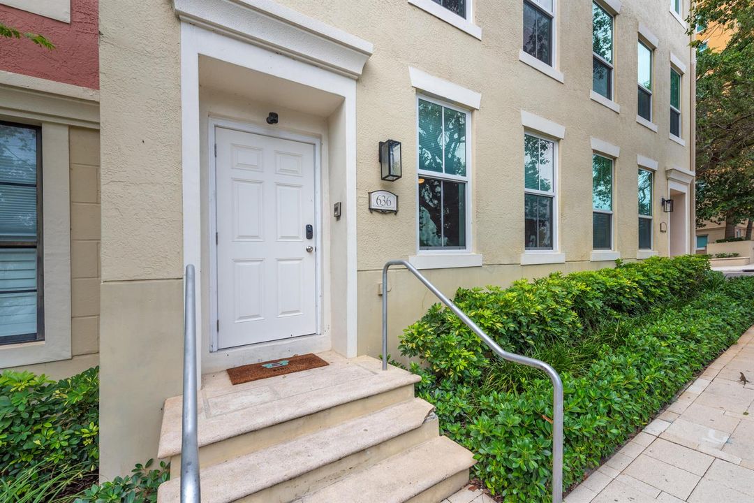 636 Fern Street-3