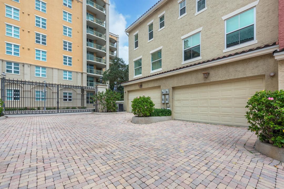 636 Fern Street-31