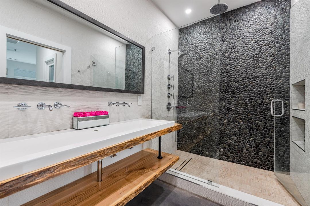 636 Fern Street-25
