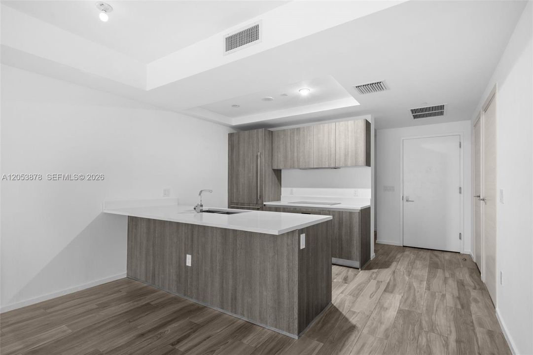 For Sale: $989,000 (2 beds, 2 baths, 1119 Square Feet)