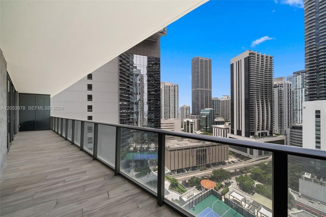 На продажу: $989,000 (2 спален, 2 ванн, 1119 Квадратных фут)