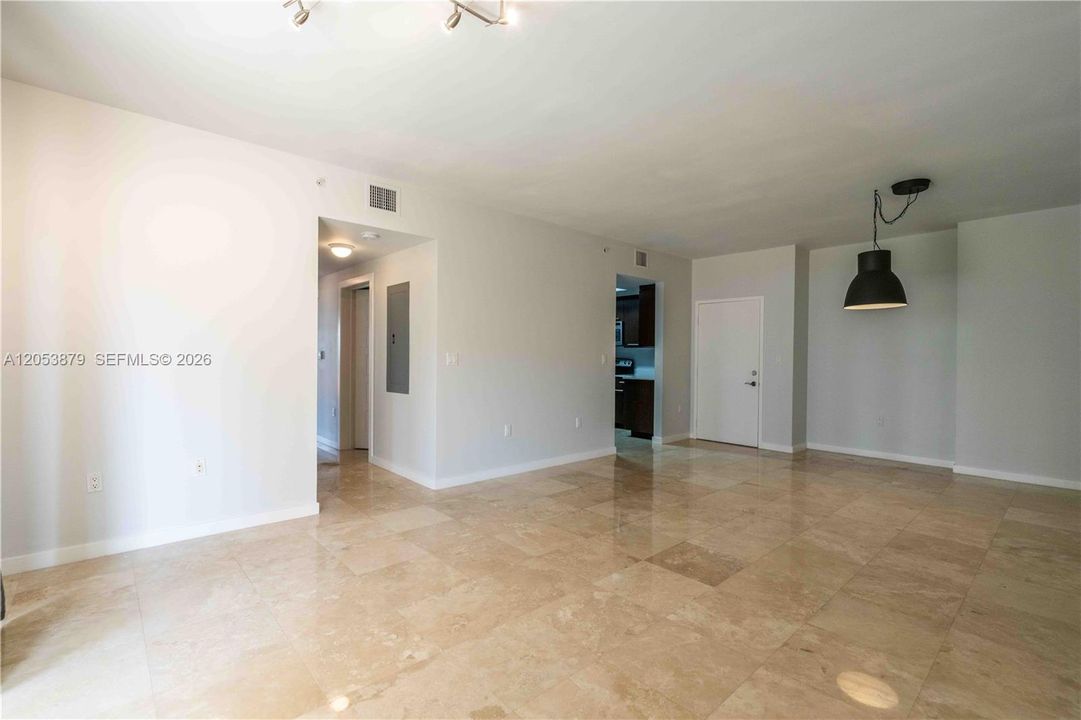 For Rent: $4,100 (2 beds, 2 baths, 1192 Square Feet)