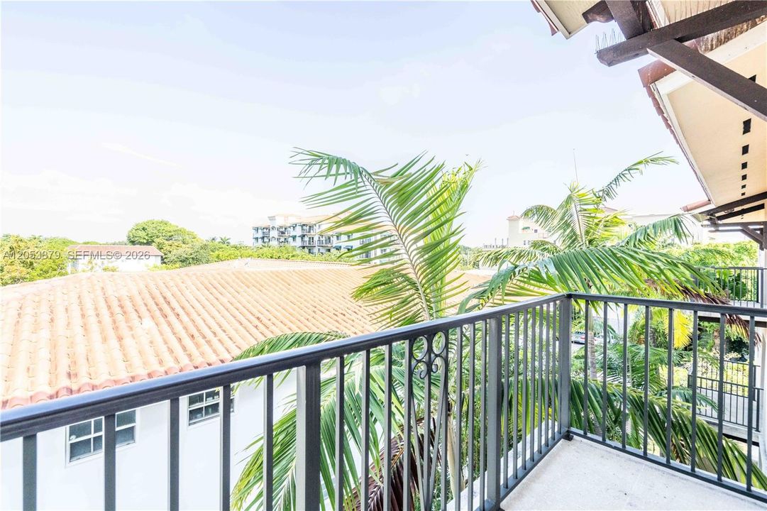 For Rent: $4,100 (2 beds, 2 baths, 1192 Square Feet)