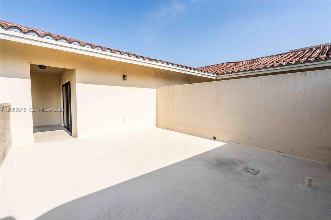 For Rent: $4,100 (2 beds, 2 baths, 1192 Square Feet)