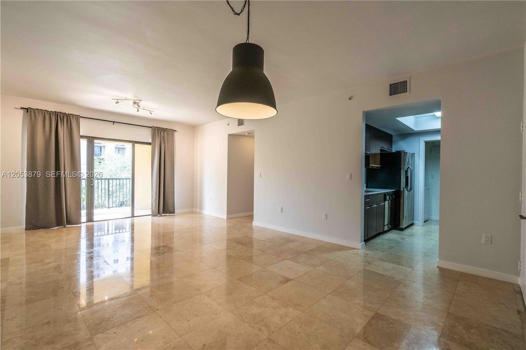 For Rent: $4,100 (2 beds, 2 baths, 1192 Square Feet)