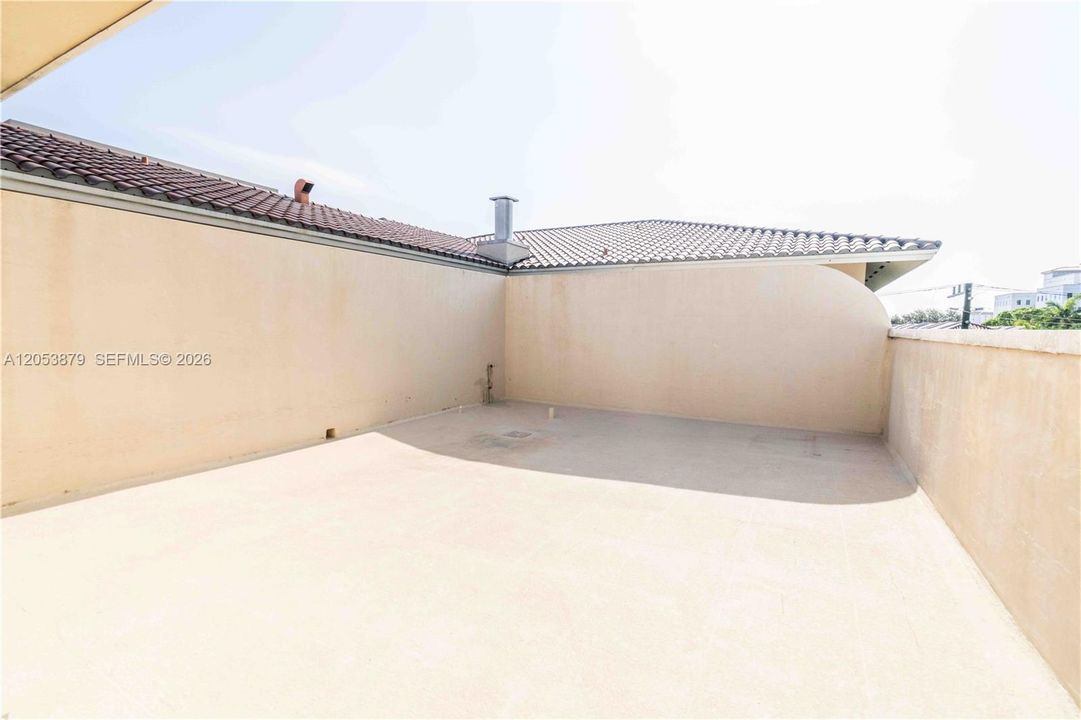 For Rent: $4,100 (2 beds, 2 baths, 1192 Square Feet)