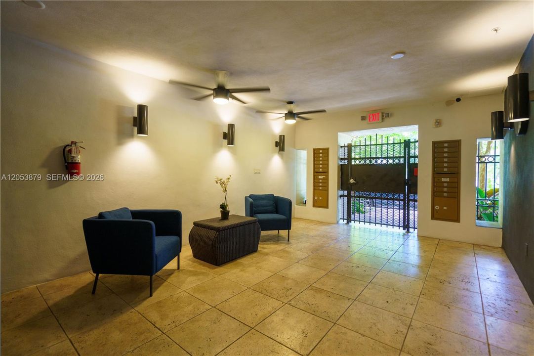 For Rent: $4,100 (2 beds, 2 baths, 1192 Square Feet)