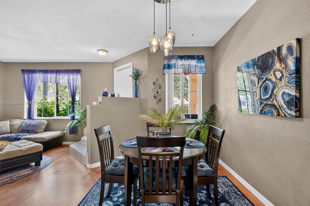 For Sale: $400,543 (4 beds, 2 baths, 1728 Square Feet)