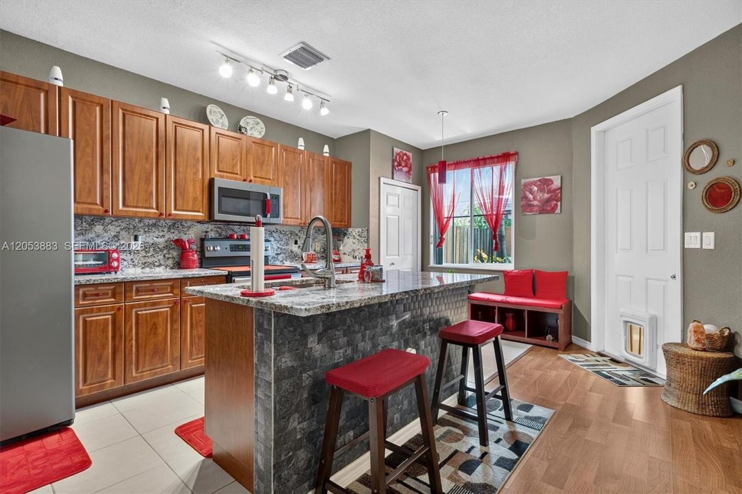 For Sale: $400,543 (4 beds, 2 baths, 1728 Square Feet)