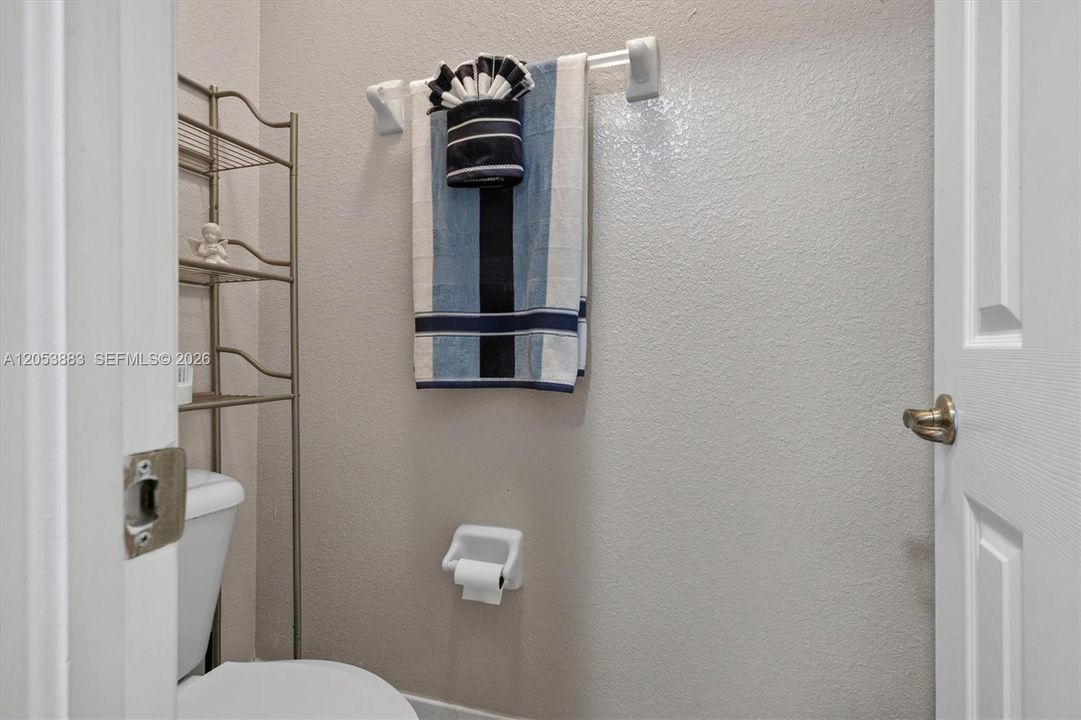 For Sale: $400,543 (4 beds, 2 baths, 1728 Square Feet)