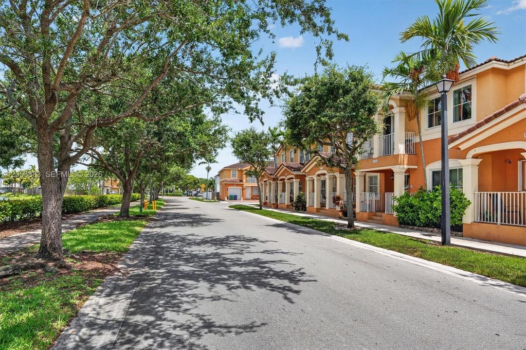 For Sale: $400,543 (4 beds, 2 baths, 1728 Square Feet)