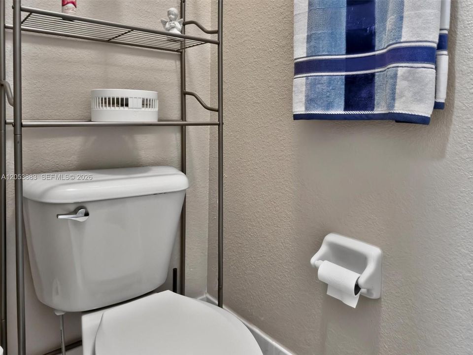 For Sale: $400,543 (4 beds, 2 baths, 1728 Square Feet)