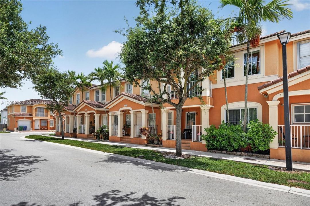 For Sale: $400,543 (4 beds, 2 baths, 1728 Square Feet)