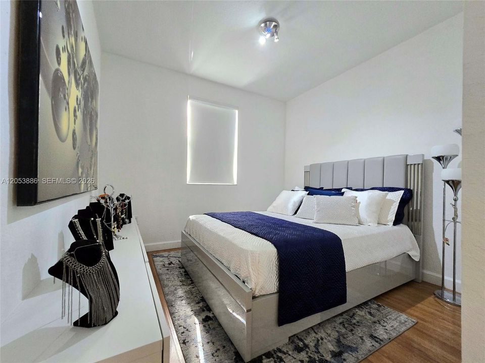 En Venta: $655,000 (4 camas, 2 baños, 1894 Pies cuadrados)