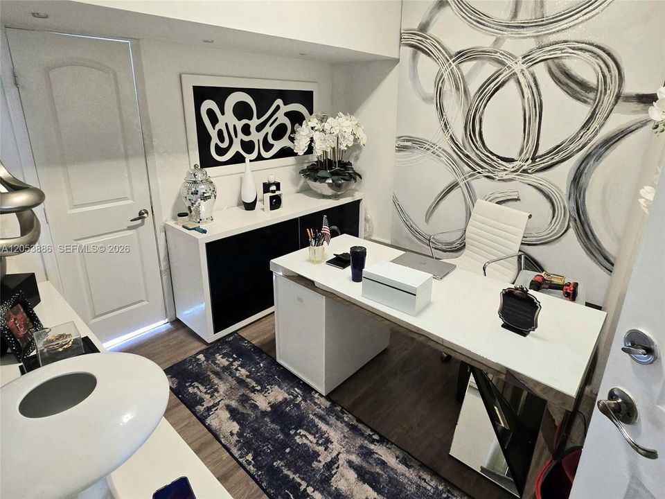 En Venta: $655,000 (4 camas, 2 baños, 1894 Pies cuadrados)