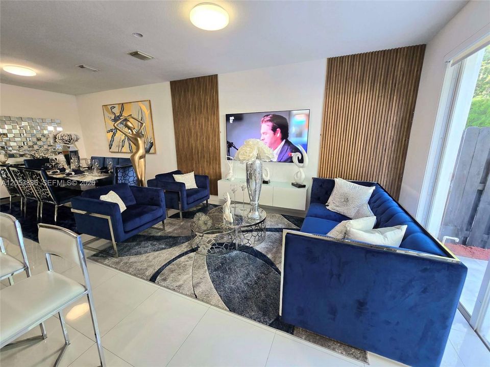 En Venta: $655,000 (4 camas, 2 baños, 1894 Pies cuadrados)