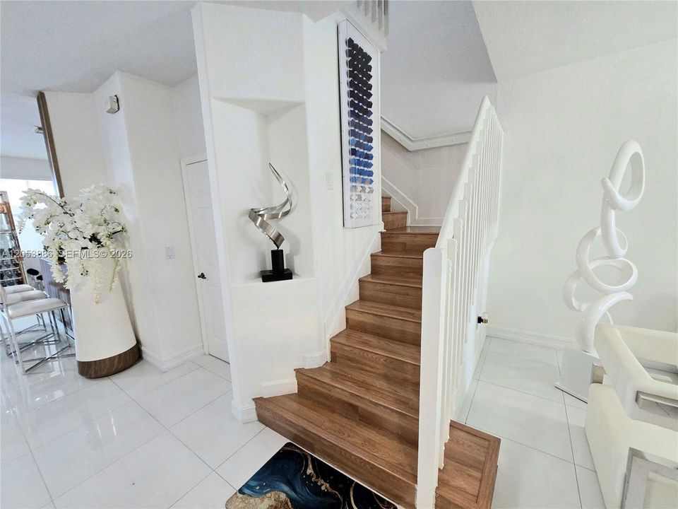 En Venta: $655,000 (4 camas, 2 baños, 1894 Pies cuadrados)