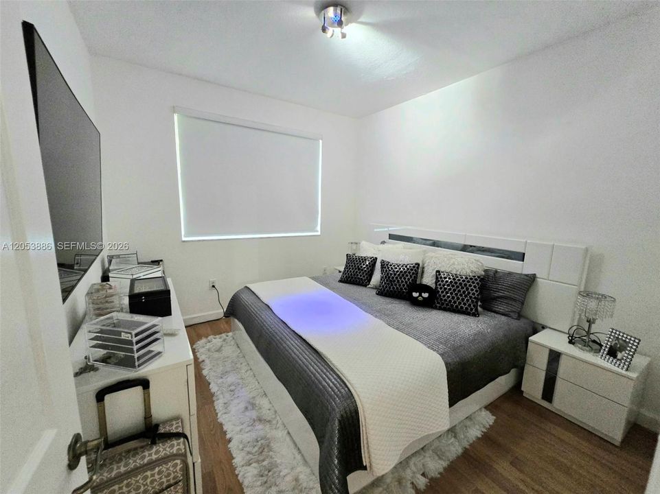 En Venta: $655,000 (4 camas, 2 baños, 1894 Pies cuadrados)