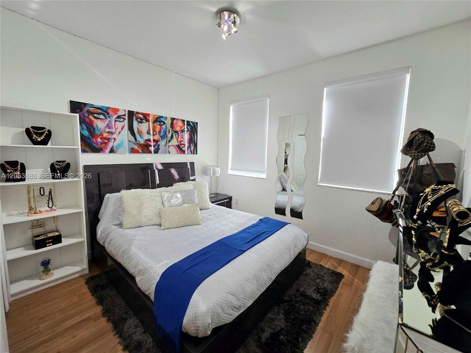 En Venta: $655,000 (4 camas, 2 baños, 1894 Pies cuadrados)