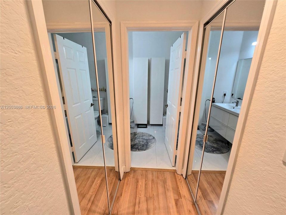 En Venta: $655,000 (4 camas, 2 baños, 1894 Pies cuadrados)
