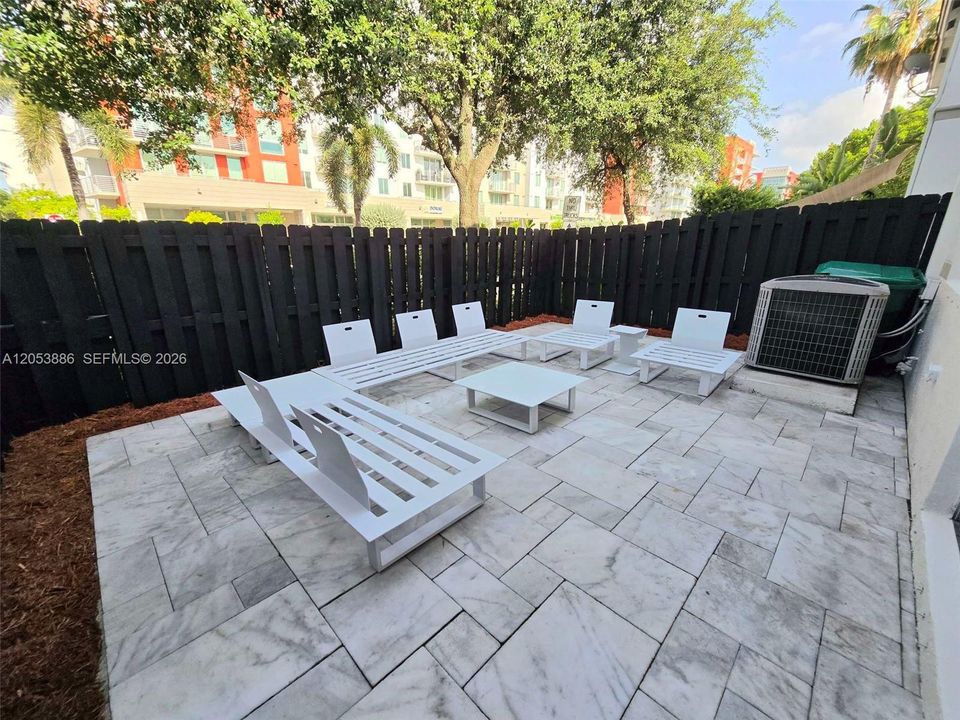 En Venta: $655,000 (4 camas, 2 baños, 1894 Pies cuadrados)