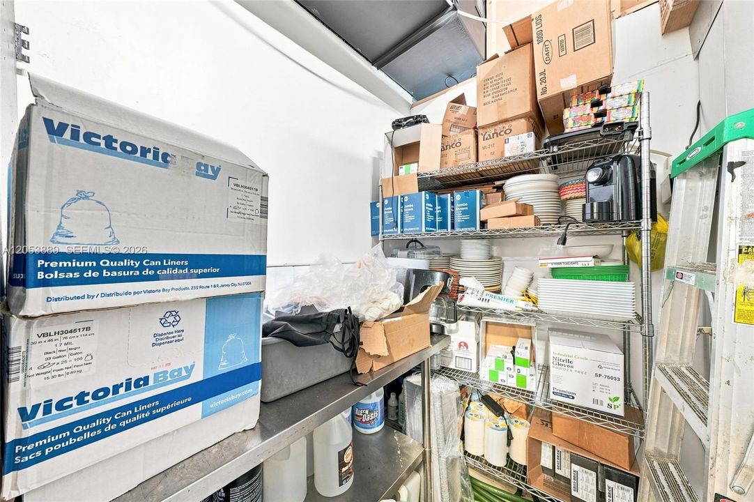 На продажу: $300,000 (0 спален, 0 ванн, 0 Квадратных фут)