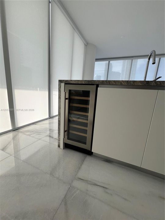 На продажу: $1,175,000 (2 спален, 2 ванн, 1105 Квадратных фут)