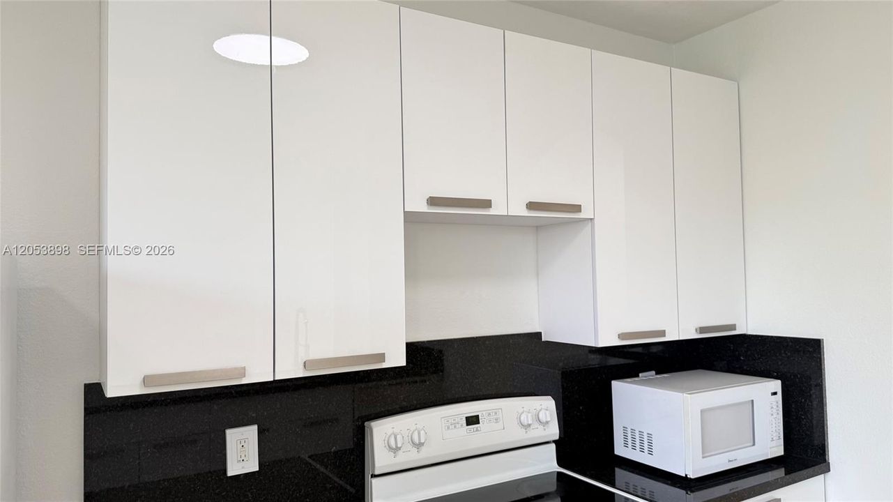 На продажу: $379,000 (3 спален, 2 ванн, 1572 Квадратных фут)