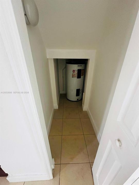 На продажу: $379,000 (3 спален, 2 ванн, 1572 Квадратных фут)